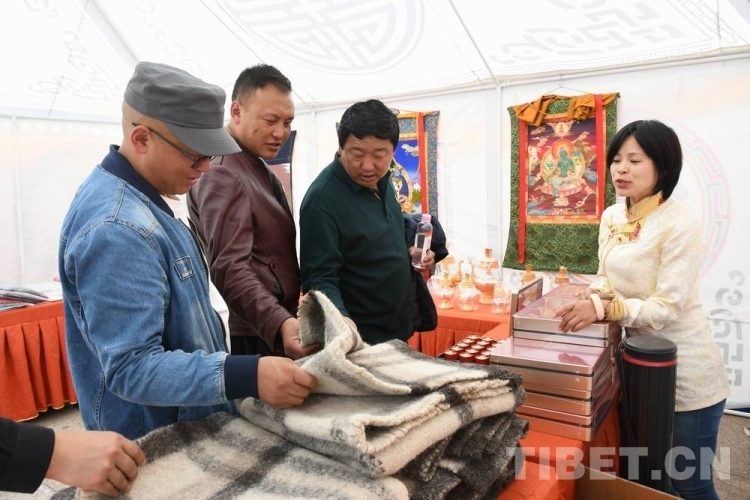 鹿晗图片自少受训于探子营
