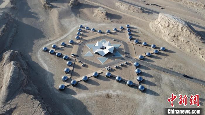 中国“盐湖城”台吉乃尔野奢文旅小镇开园运营