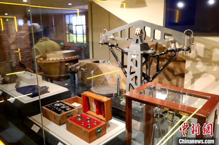 图为原子城纪念馆内展品。　薛蒂 摄