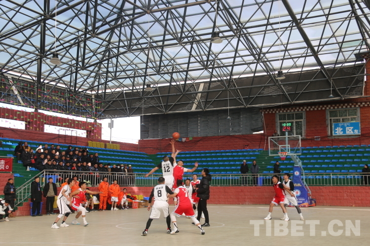 图为篮球比赛 (1).JPG 图为篮球比赛 (1).JPG