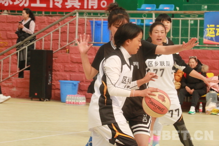 图为篮球比赛 (2).JPG 图为篮球比赛 (2).JPG