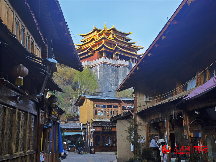 独克宗古城一角。人民网记者 杜明明摄