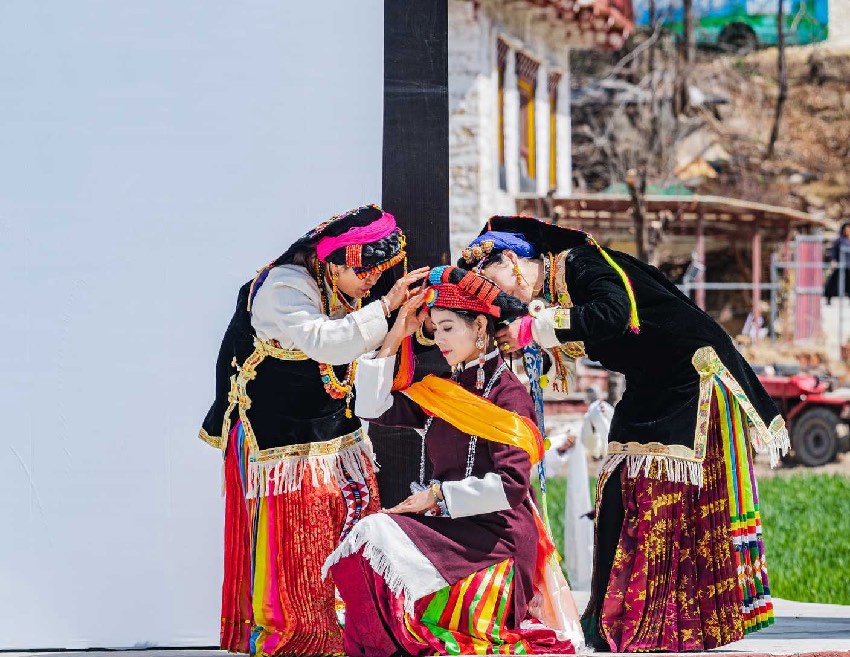 2024美人谷·丹巴梨花春赏季活动现场。何曦摄