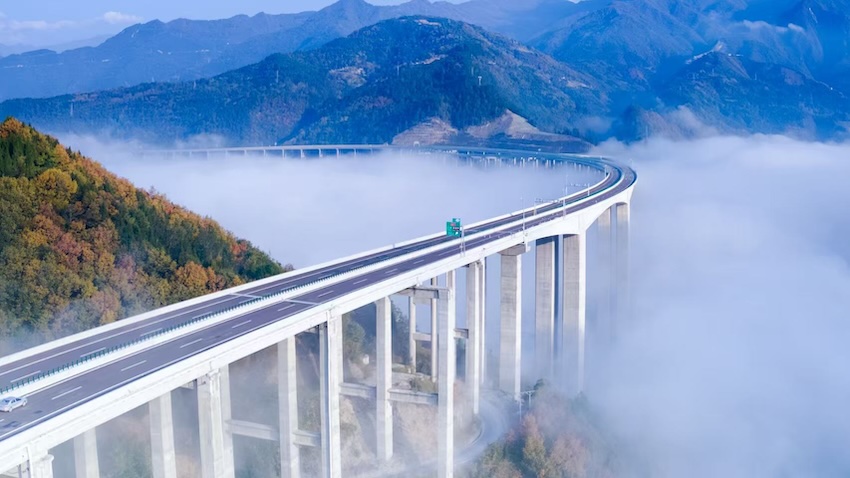 云端高速。蜀道集团供图