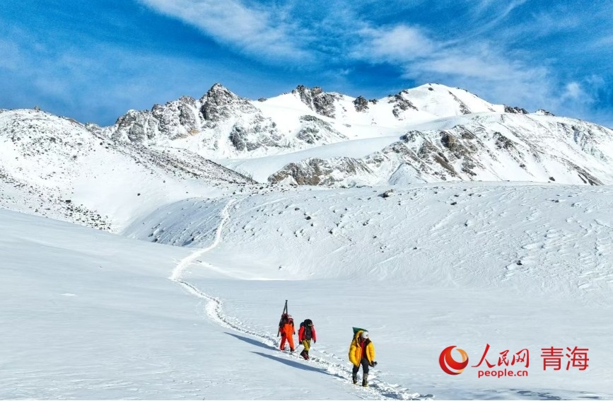 登山爱好者在岗什卡。贺勇摄