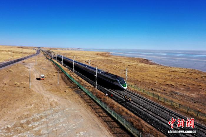 (新春见闻)海拔3200米铁路“医生”的坚守:除病害保畅通