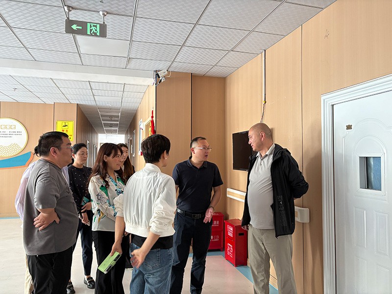 金川县纪委监委线下检查养老福利中心相关工作。金川县纪委监委供图