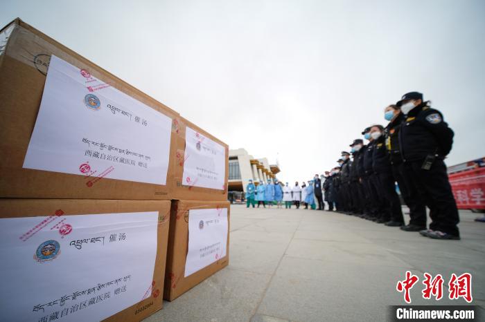 西藏藏医院捐赠防疫藏药助力拉萨一线防疫