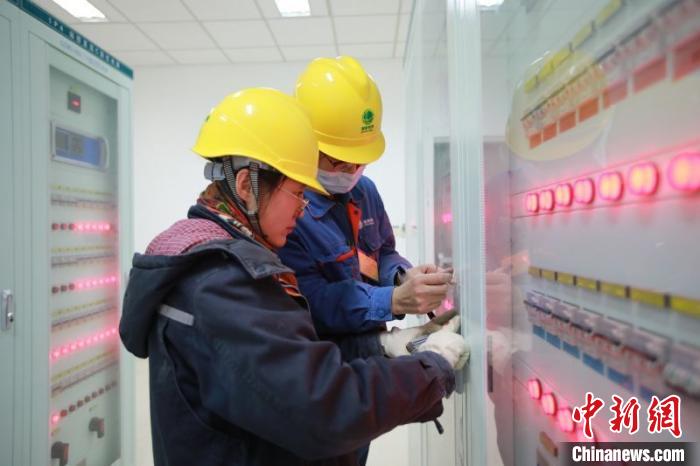 “电力天路”青藏联网工程双向累计输送电量突破100亿千瓦时