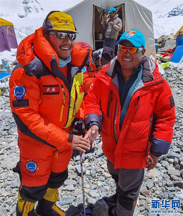 （2020珠峰高程测量）（7）2020珠峰高程测量登山队冲顶组再出发