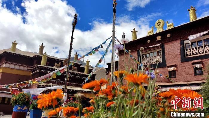 西藏高原“天边”景区美到窒息