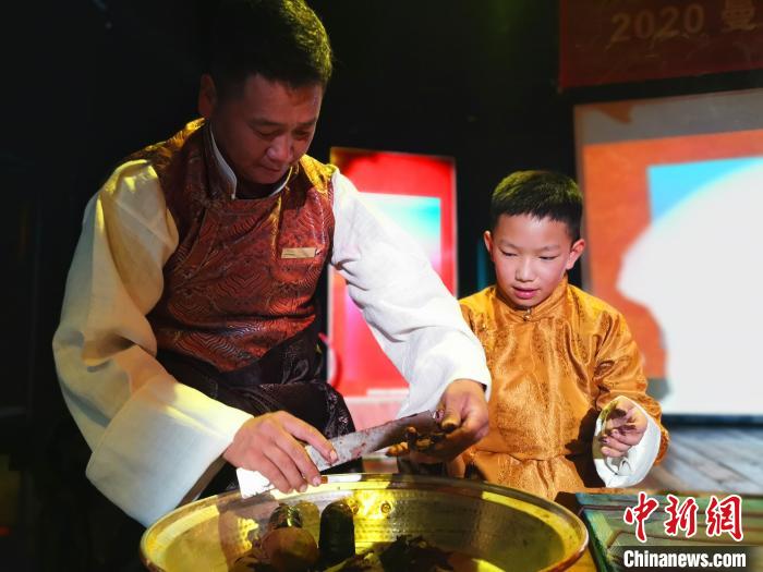藏香健康分享会在拉萨举行倡导传统养生方式融入日常生活