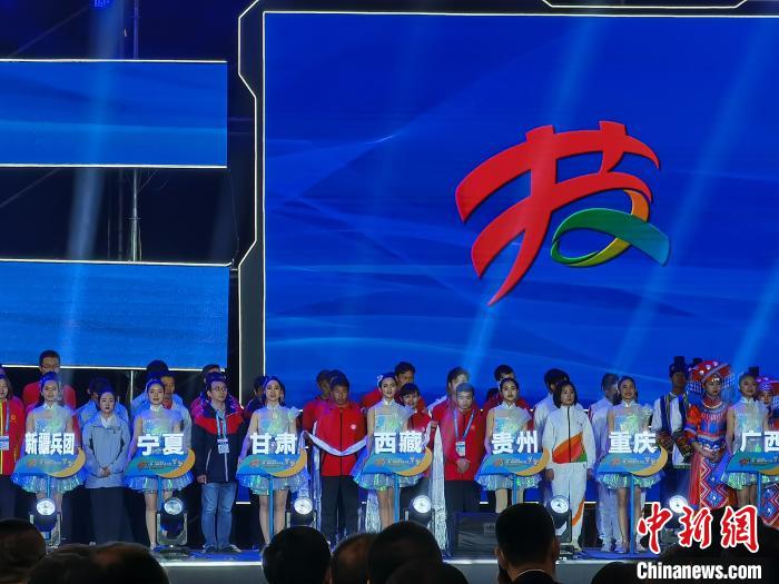 图为西藏选手亮相第一届全国技能大赛。　王敏 摄