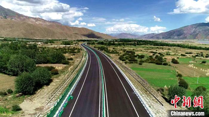 拉萨辐射藏西交通干线再通车40公里