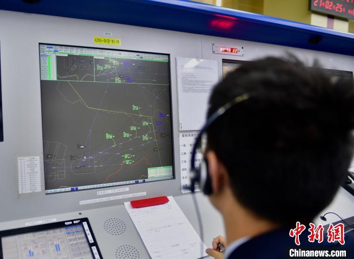 西藏民航投入新系统管制支持“空中天路”航班量密集提升