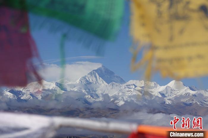 5月9日，珠峰的壮美景观。　冉文娟 摄