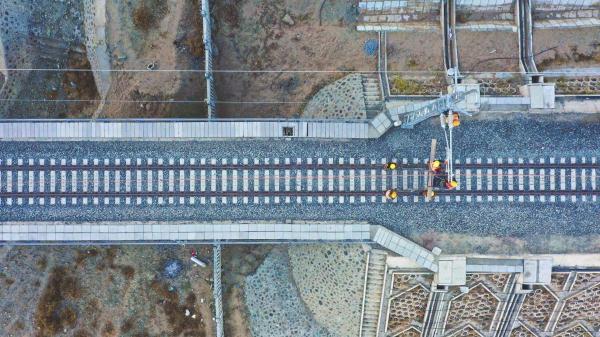 拉林铁路建设中，有这样一对“父子兵”！