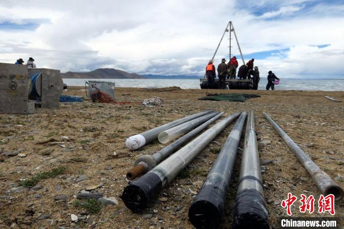 科考队员从巴木错采集的科研样品。　<a target='_blank' href='http://www.chinanews.com/'><p  align=