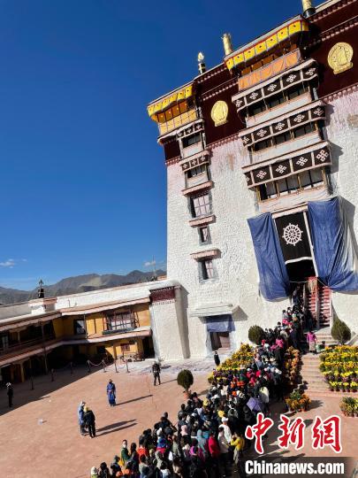 今年1月至9月西藏接待海内外游客超3688万人次