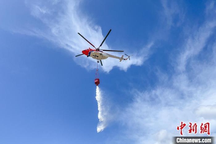 空地协同西藏林芝开展处置森林火灾应急救援演练