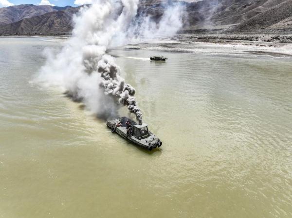 38分钟，横跨雅鲁藏布江