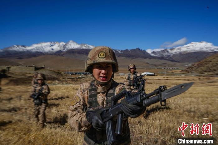 西藏山南军分区某团开展“征战练兵场”系列活动