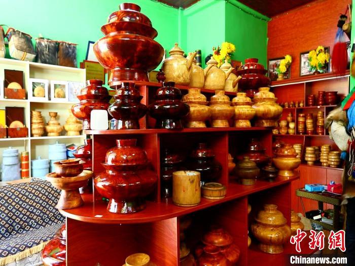 西藏林芝：传统手工艺带动民众增收