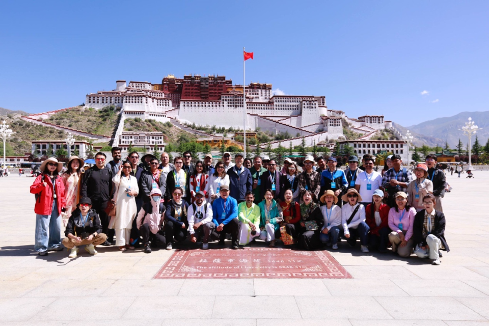 “中国在保护自然环境的同时实现了高度现代化！” ——多国记者眼中的现代西藏_fororder_图片1