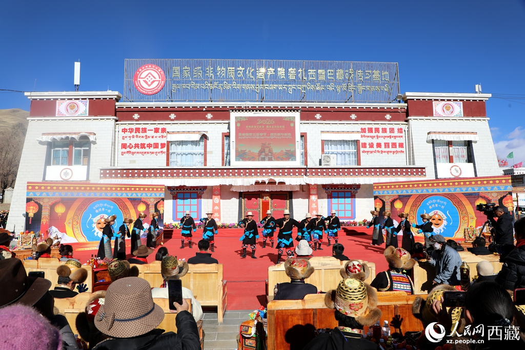 雅砻“村晚”闹新春。人民网记者 吴雨仁摄