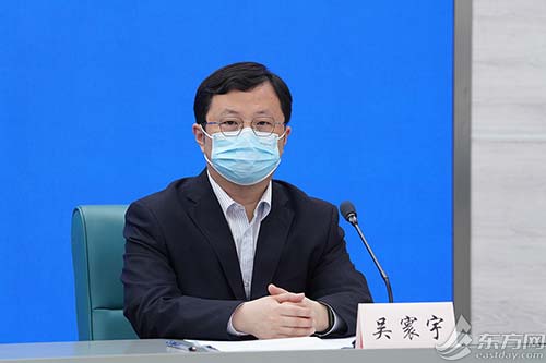 上海疫情持续向稳向好 外出市民如何做好防护？