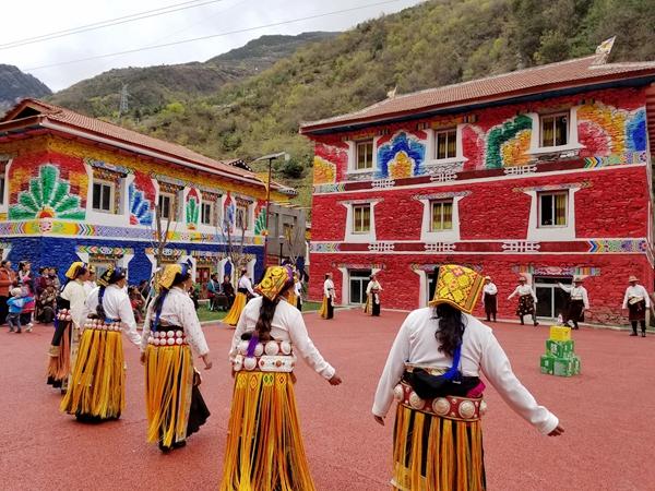 砥砺奋进看四川 :旅游扶贫激发四川乡村潜力