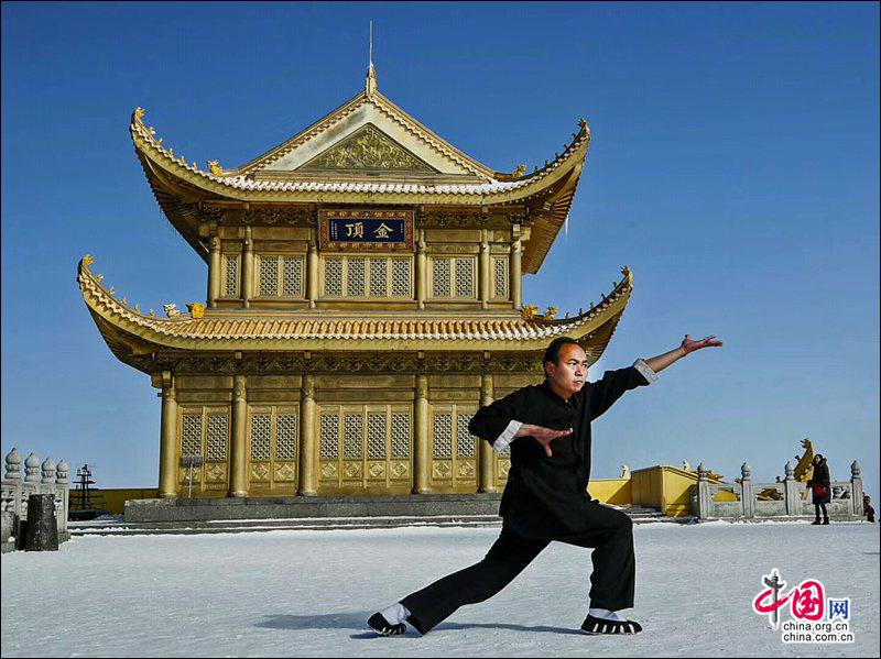 功夫峨眉:金顶之巅 剑侠风云(组图)