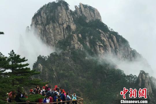 黄山风景区五一小长假客流、车流平稳