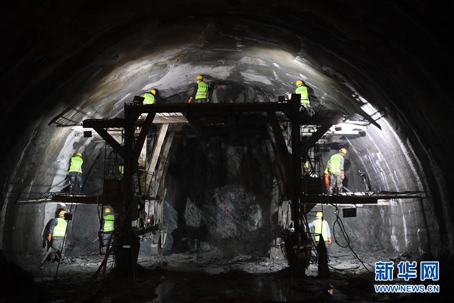 （经济）（3）国道213线高海拔隧道建设项目有序推进