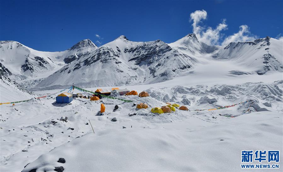 （2020珠峰高程测量）（8）冰雪世界的前进营地