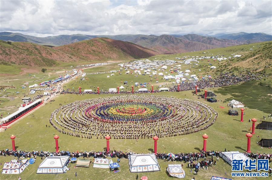 （文化）（1）西藏首届弦子舞展演在芒康举行