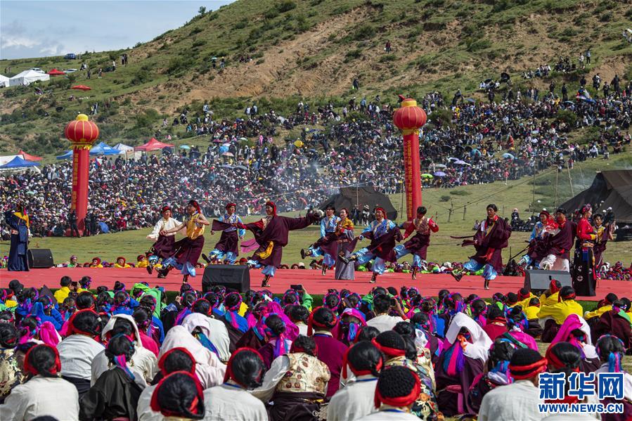 （文化）（6）西藏首届弦子舞展演在芒康举行