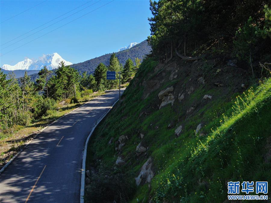 （新华视界）（2）鸟瞰派墨农村公路