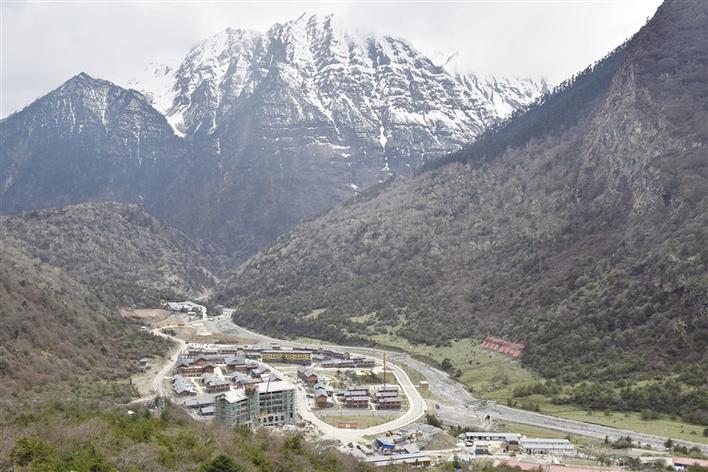 喜马拉雅山在哪个省哪个县 W020210507349211909598.jpg