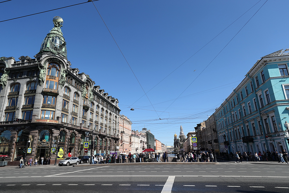 这是6月3日在俄罗斯圣彼得堡拍摄的街景。新华社记者 鲁金博 摄