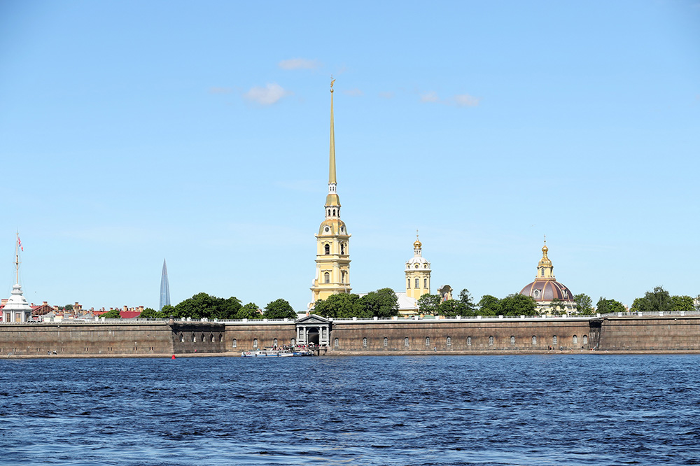 这是6月3日在俄罗斯圣彼得堡拍摄的彼得保罗要塞。新华社记者 鲁金博 摄