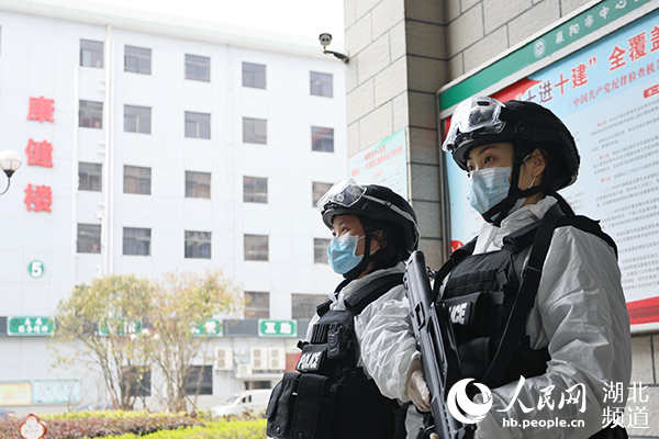一线抗疫群英谱：湖北女民警辅警战地别样“红”