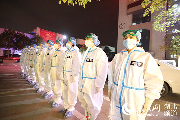 一线抗疫群英谱：湖北女民警辅警战地别样“红”