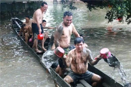 场面震撼！中国龙舟之乡顺德举行起龙仪式